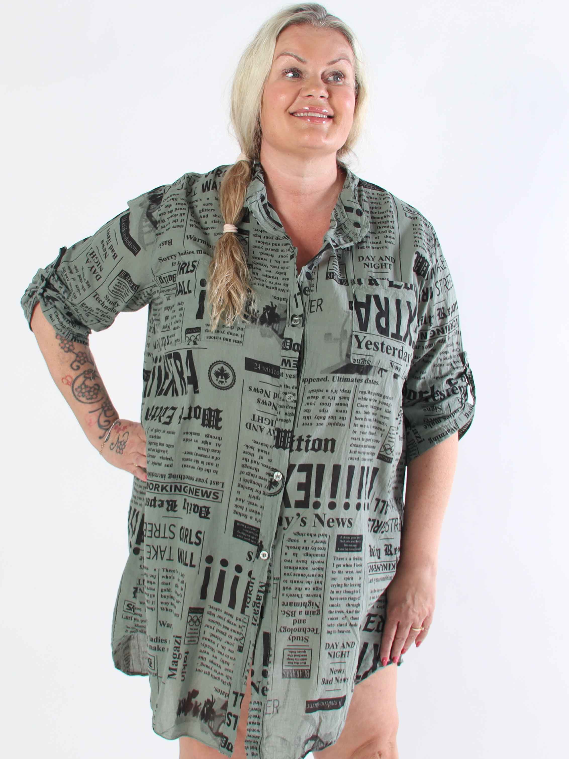 Celestine - Plus size bomullsskjorta med tryck och fickor